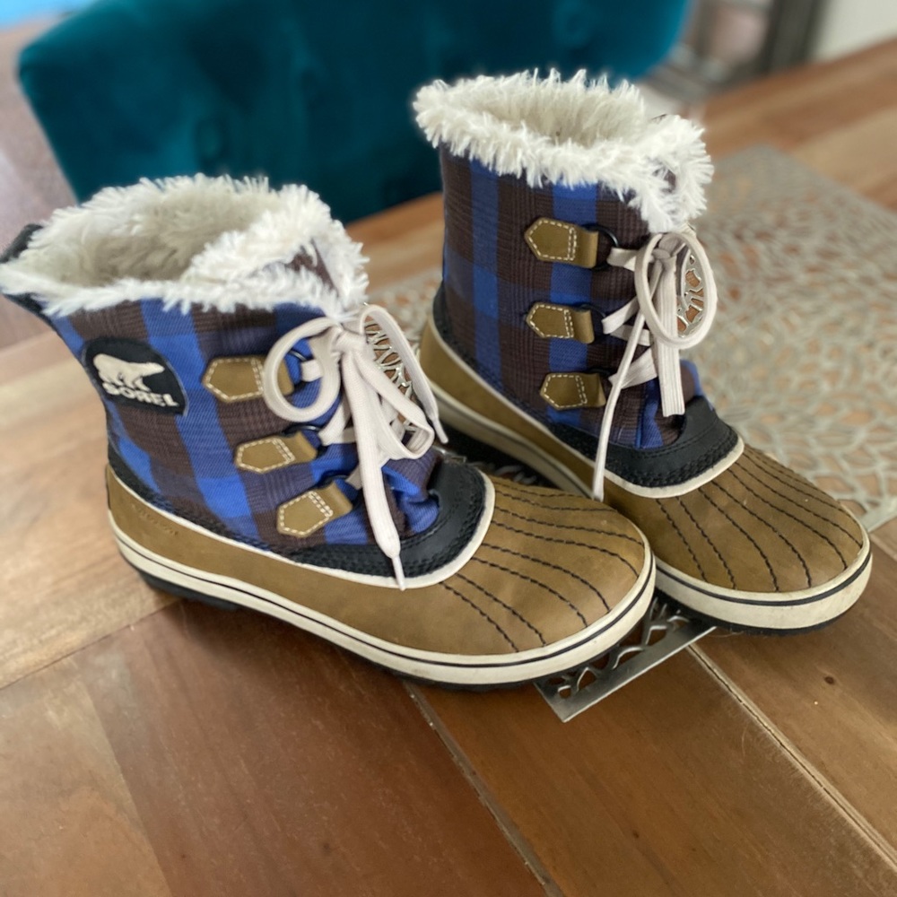 Sorel rain boots size 7